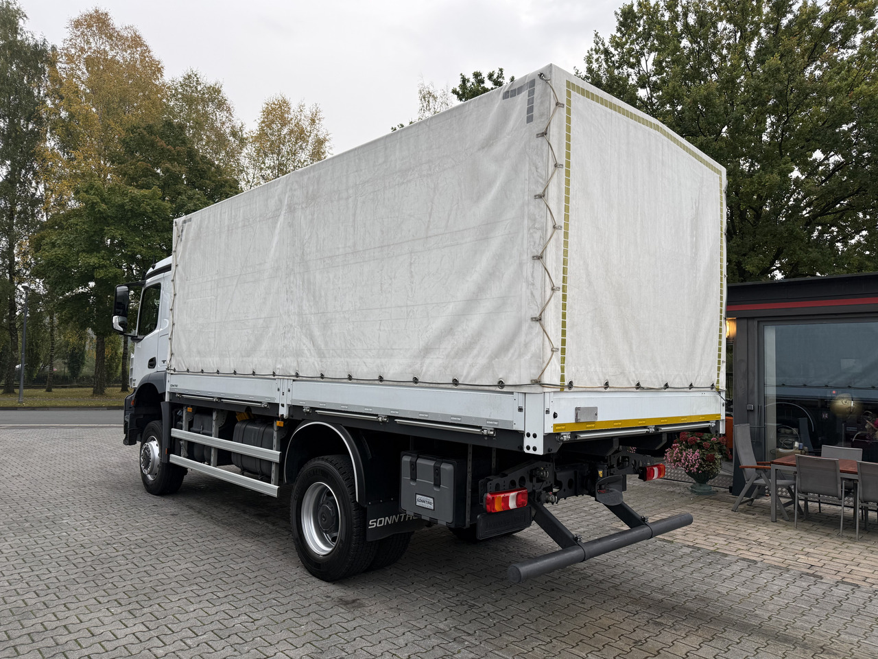 شاحنات مسطحة Mercedes-Benz Arocs 1827 AK 4X4 Ex-: صورة 14 شاحنات مسطحة Mercedes-Benz Arocs 1827 AK 4X4 Ex-: صورة 14