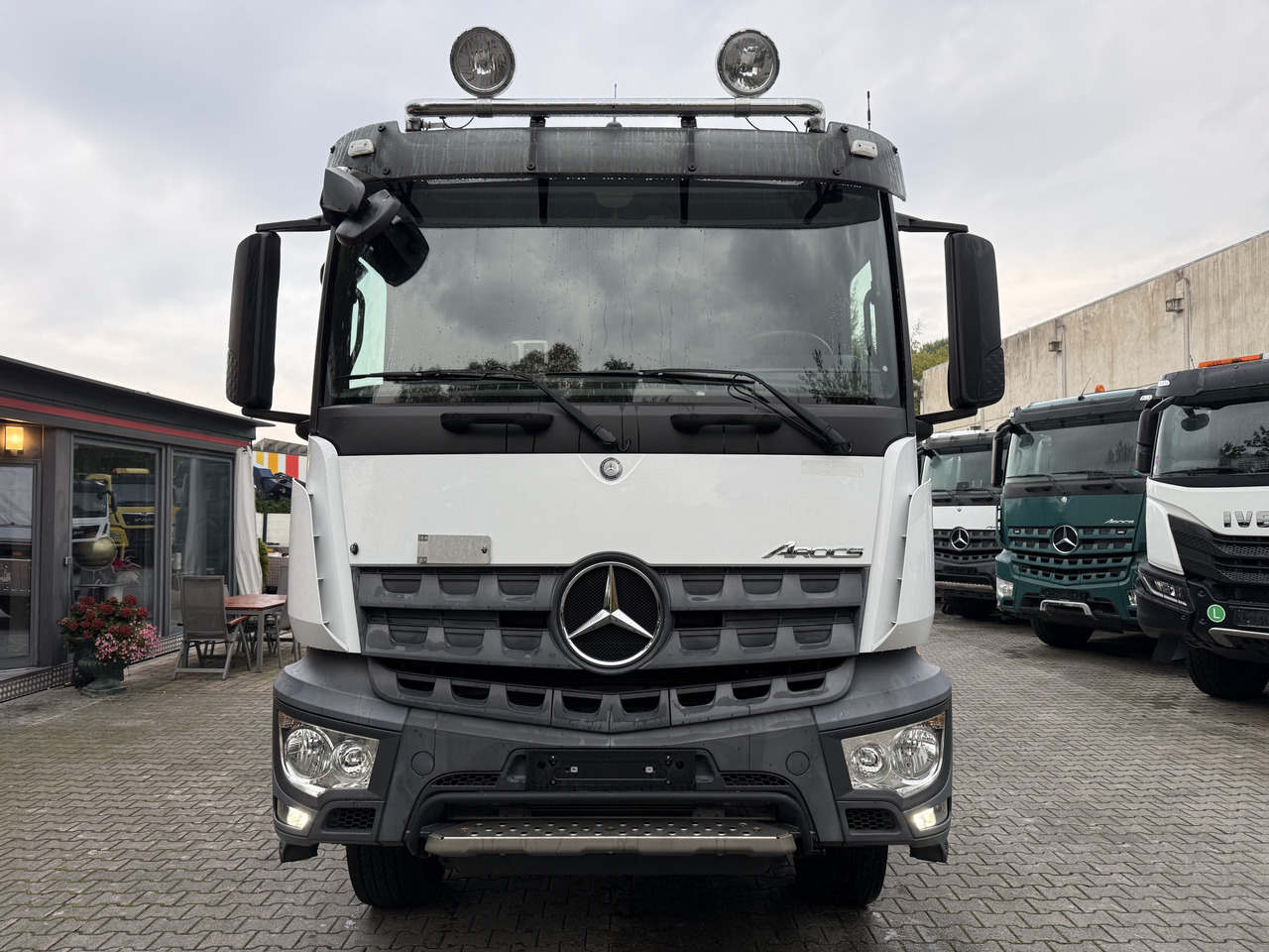شاحنات مسطحة Mercedes-Benz Arocs 1827 AK 4X4 Ex-: صورة 10 شاحنات مسطحة Mercedes-Benz Arocs 1827 AK 4X4 Ex-: صورة 10