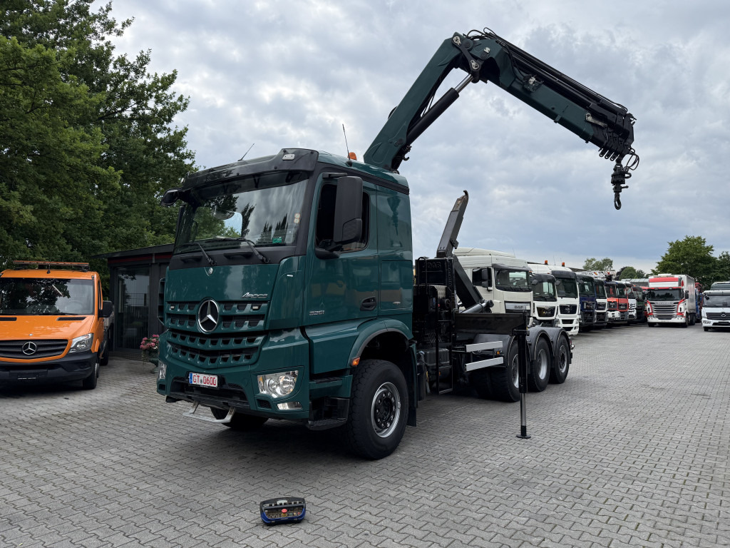Mercedes-Benz Arocs 3251 8X4 Haken mit Kran HMF 2620 K5 - شاحنة ذات خطاف, شاحنة كرين: صورة 1 Mercedes-Benz Arocs 3251 8X4 Haken mit Kran HMF 2620 K5 - شاحنة ذات خطاف, شاحنة كرين: صورة 1