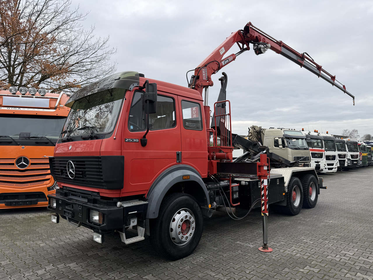 Mercedes-Benz SK 2538 6X4 Haken Kran/ Oldtimer/ Feuerwehr - شاحنة ذات خطاف, شاحنة كرين: صورة 1 Mercedes-Benz SK 2538 6X4 Haken Kran/ Oldtimer/ Feuerwehr - شاحنة ذات خطاف, شاحنة كرين: صورة 1