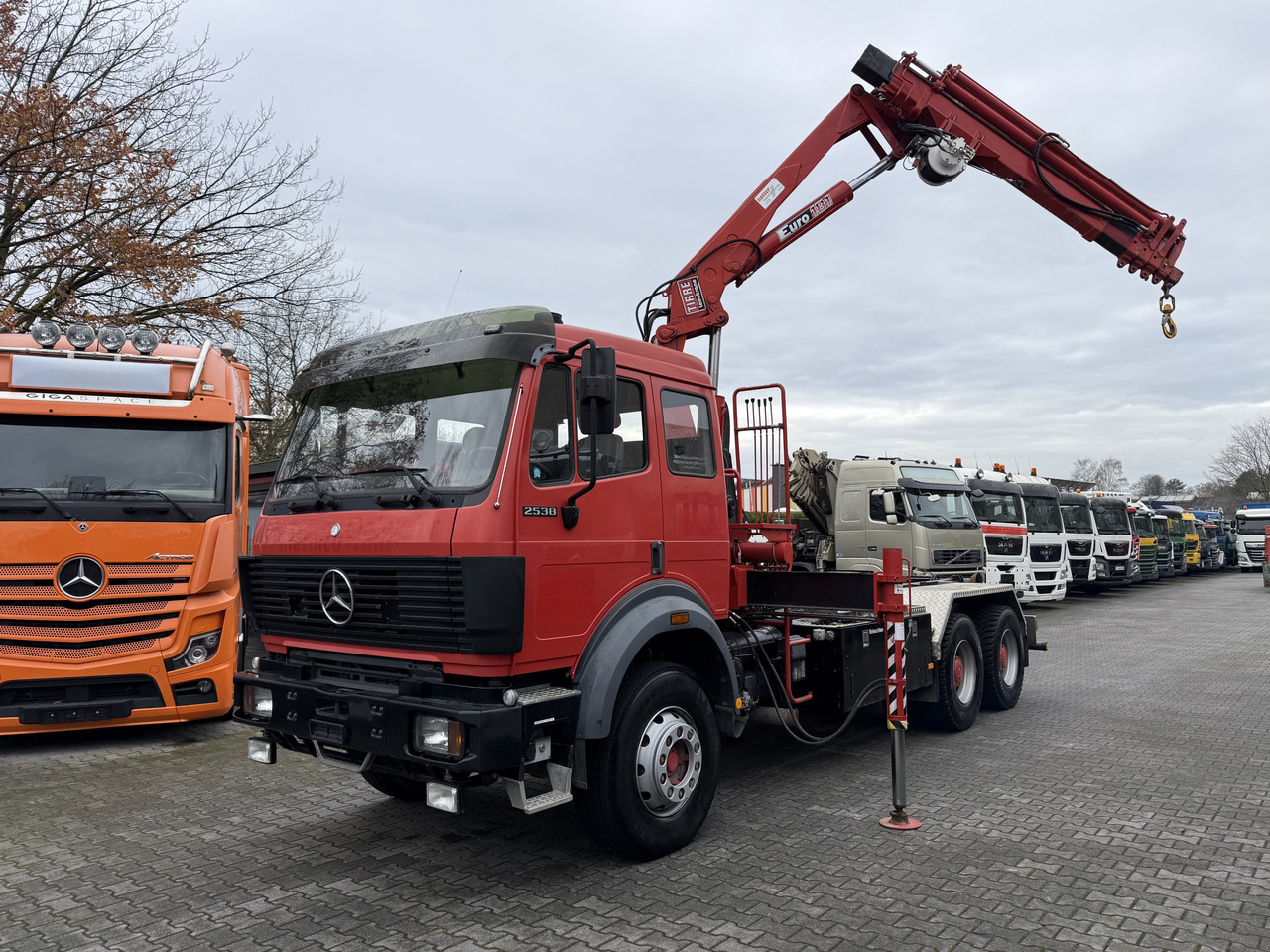 Mercedes-Benz SK 2538 6X4 Haken Kran/ Oldtimer/ Feuerwehr - شاحنة كرين, شاحنة ذات خطاف: صورة 1 Mercedes-Benz SK 2538 6X4 Haken Kran/ Oldtimer/ Feuerwehr - شاحنة كرين, شاحنة ذات خطاف: صورة 1