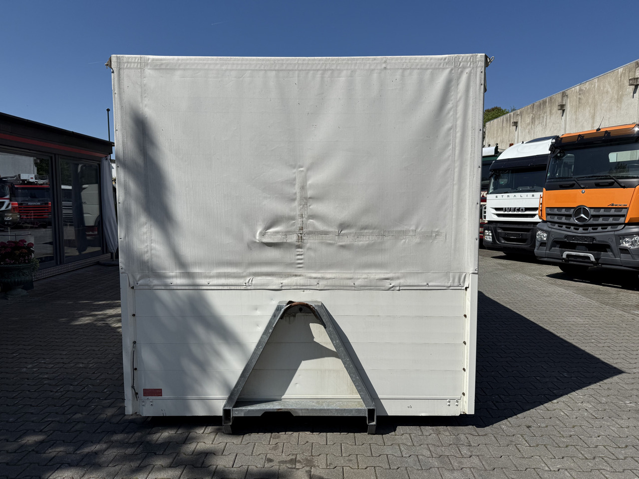 Plane/ Mulde/ Container Ex- Rotes Kreuz - حاوية هوك لفت: صورة 3 Plane/ Mulde/ Container Ex- Rotes Kreuz - حاوية هوك لفت: صورة 3