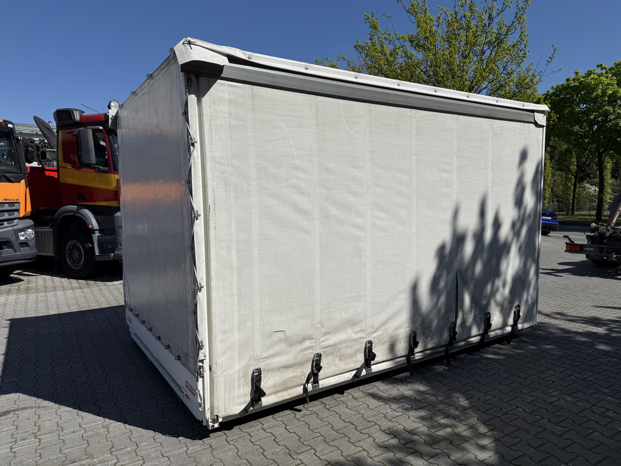 Plane/ Mulde/ Container Ex- Rotes Kreuz - حاوية هوك لفت: صورة 5 Plane/ Mulde/ Container Ex- Rotes Kreuz - حاوية هوك لفت: صورة 5