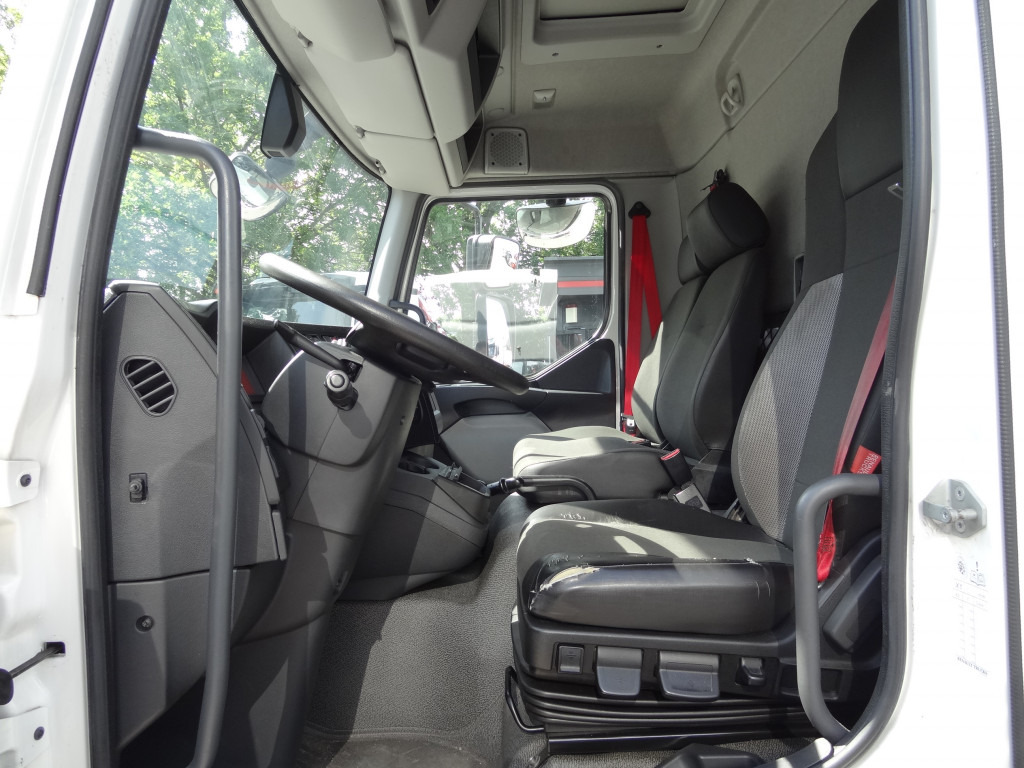Renault D10.210 6m Koffer - شاحنة مقفلة: صورة 4 Renault D10.210 6m Koffer - شاحنة مقفلة: صورة 4