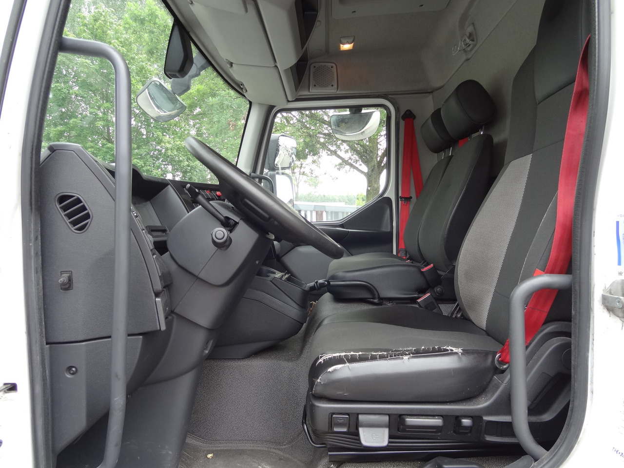 Renault D10.210 7m Koffer - شاحنة مقفلة: صورة 5 Renault D10.210 7m Koffer - شاحنة مقفلة: صورة 5