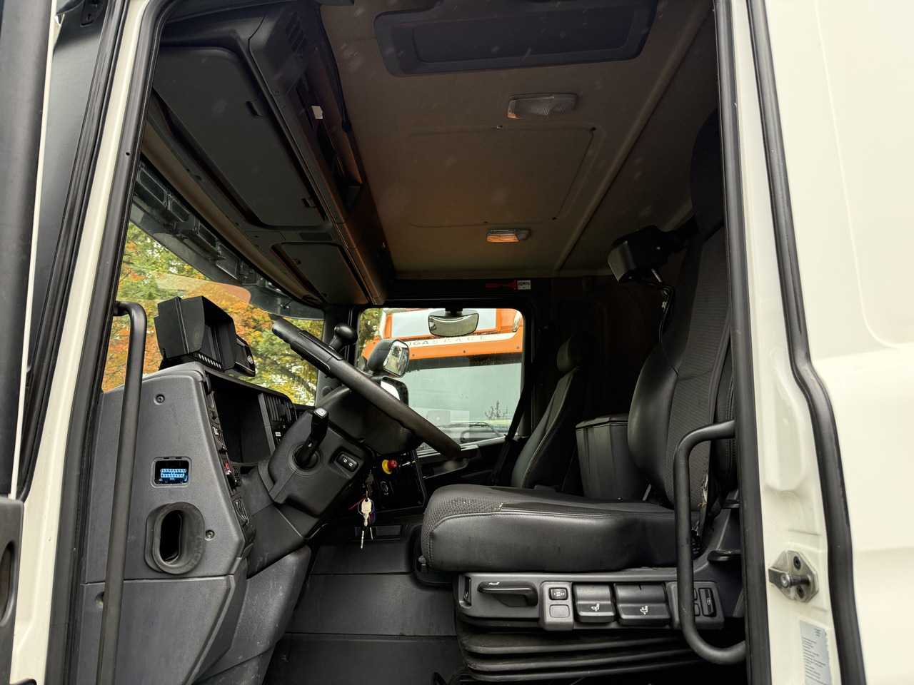 Scania P280 6X2*4 - شاحنة هيكل كابينة: صورة 3 Scania P280 6X2*4 - شاحنة هيكل كابينة: صورة 3