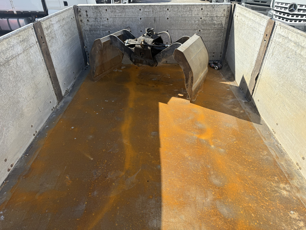 Scania R380 6X2*4 Kipper mit Kran HIAB 220 - شاحنة قلاب, شاحنة كرين: صورة 2 Scania R380 6X2*4 Kipper mit Kran HIAB 220 - شاحنة قلاب, شاحنة كرين: صورة 2