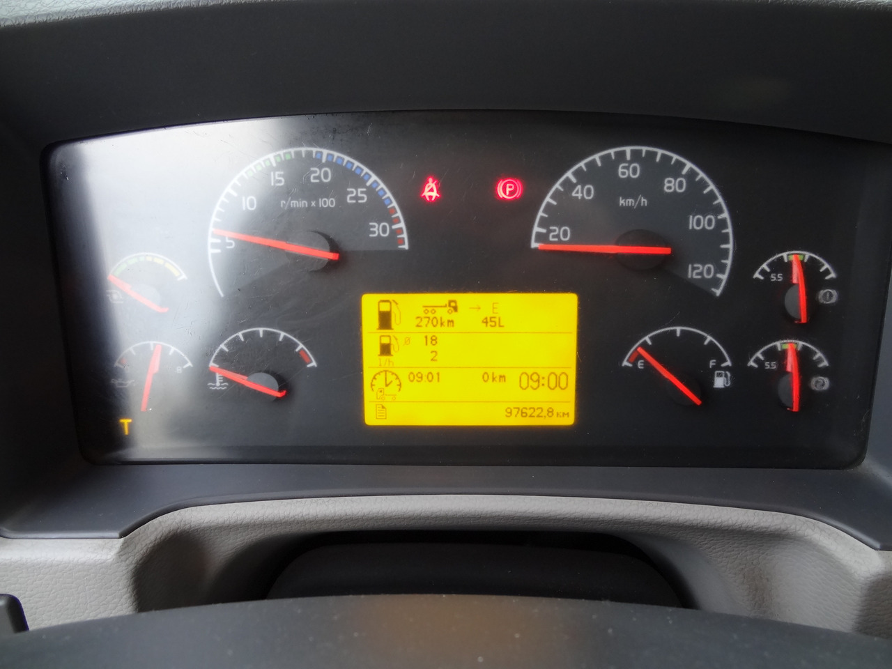 Volvo FE320 Fahrschule/ driving school - وحدة جر: صورة 5 Volvo FE320 Fahrschule/ driving school - وحدة جر: صورة 5