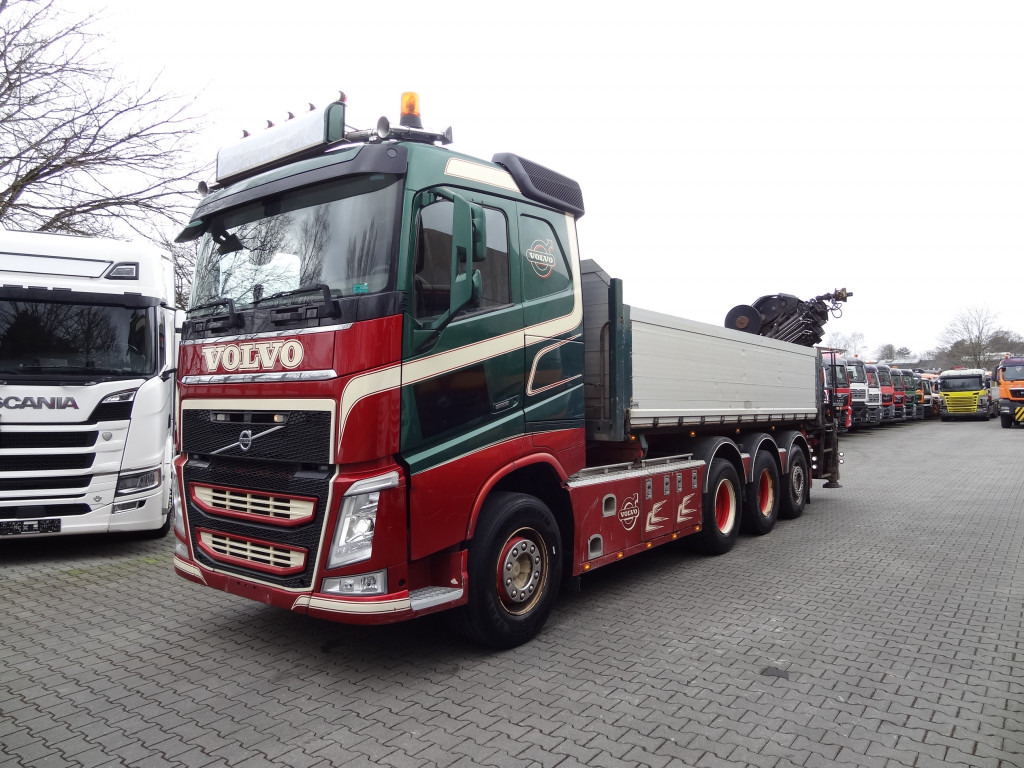 Volvo FH540 8X4 Kipper mit Kran Hiab 244-5 - شاحنة قلاب, شاحنة كرين: صورة 1 Volvo FH540 8X4 Kipper mit Kran Hiab 244-5 - شاحنة قلاب, شاحنة كرين: صورة 1