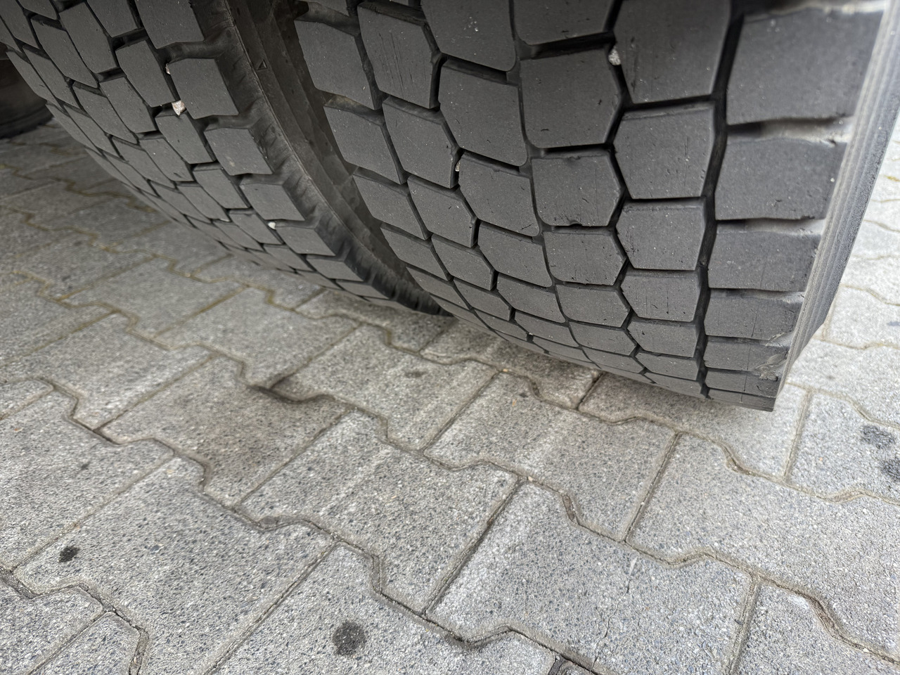 Volvo FL250.18 Carrier Supra 850Mt - شاحنة الفريزر: صورة 3 Volvo FL250.18 Carrier Supra 850Mt - شاحنة الفريزر: صورة 3