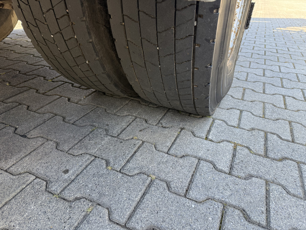 Volvo FM12 420 4X4 Kran MKG 300 bis 24 Meter - شاحنات مسطحة, شاحنة كرين: صورة 4 Volvo FM12 420 4X4 Kran MKG 300 bis 24 Meter - شاحنات مسطحة, شاحنة كرين: صورة 4
