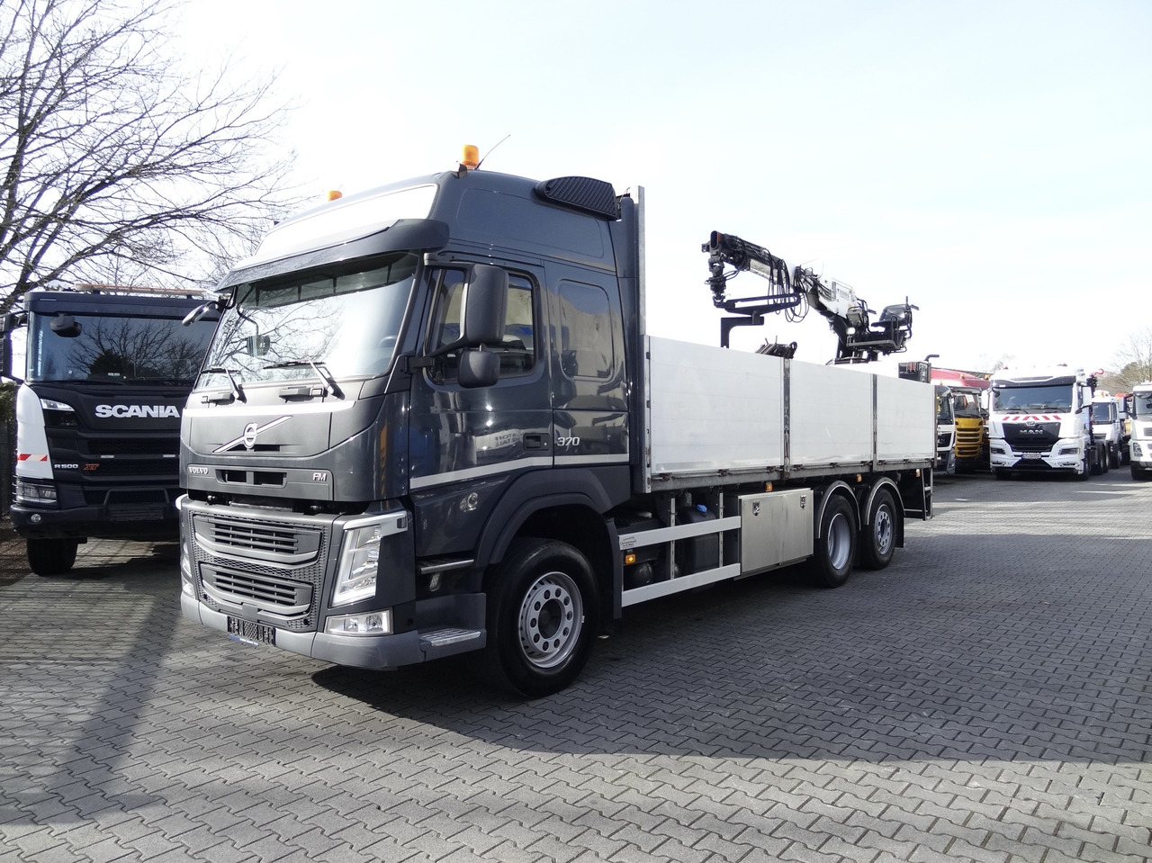 Volvo FM370 6X2*4 Kennis K14 Kran - شاحنة كرين, شاحنات مسطحة: صورة 1 Volvo FM370 6X2*4 Kennis K14 Kran - شاحنة كرين, شاحنات مسطحة: صورة 1