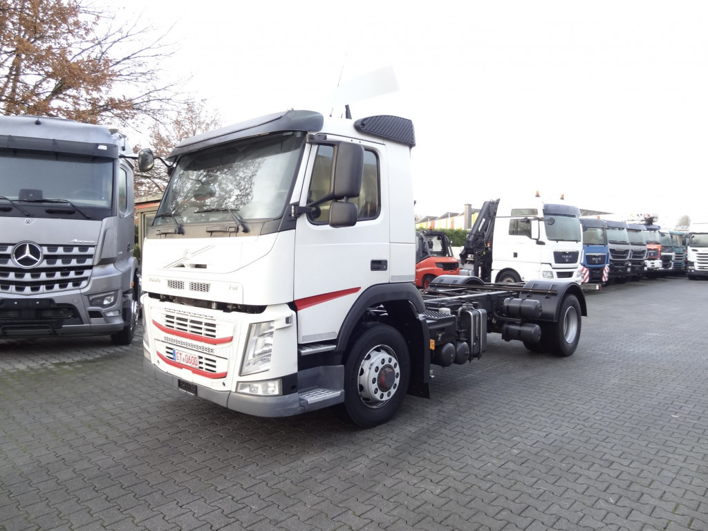 Volvo FM420 4X4 X-Track - شاحنة هيكل كابينة: صورة 1 Volvo FM420 4X4 X-Track - شاحنة هيكل كابينة: صورة 1