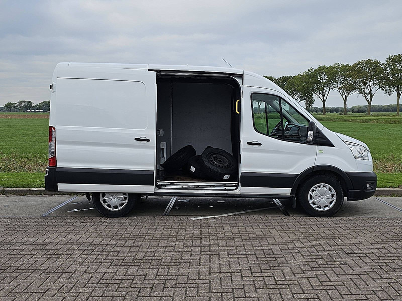 فان Ford Transit 2.0 TDCI 130 L2H2: صورة 13 فان Ford Transit 2.0 TDCI 130 L2H2: صورة 13