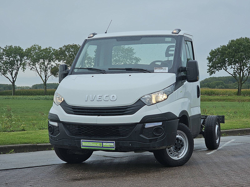 Iveco Daily 35 S 12 CHASSIS - شاحنة التوصيل: صورة 1 Iveco Daily 35 S 12 CHASSIS - شاحنة التوصيل: صورة 1