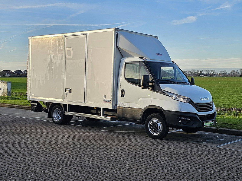Iveco Daily 35C16 Bakwagen Laadklep ! - شاحنة مغلقة الصندوق: صورة 5 Iveco Daily 35C16 Bakwagen Laadklep ! - شاحنة مغلقة الصندوق: صورة 5