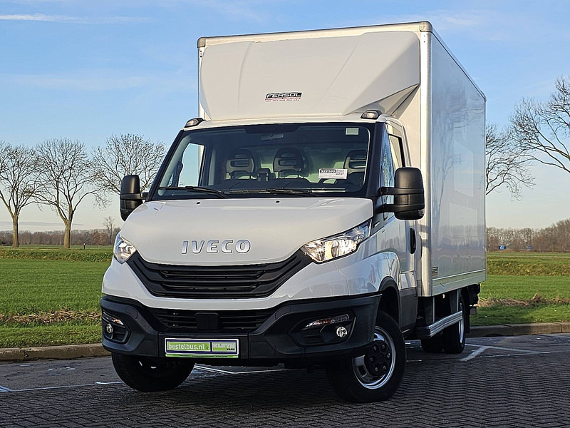 Iveco Daily 35C16 Bakwagen Laadklep ! - شاحنة مغلقة الصندوق: صورة 1 Iveco Daily 35C16 Bakwagen Laadklep ! - شاحنة مغلقة الصندوق: صورة 1