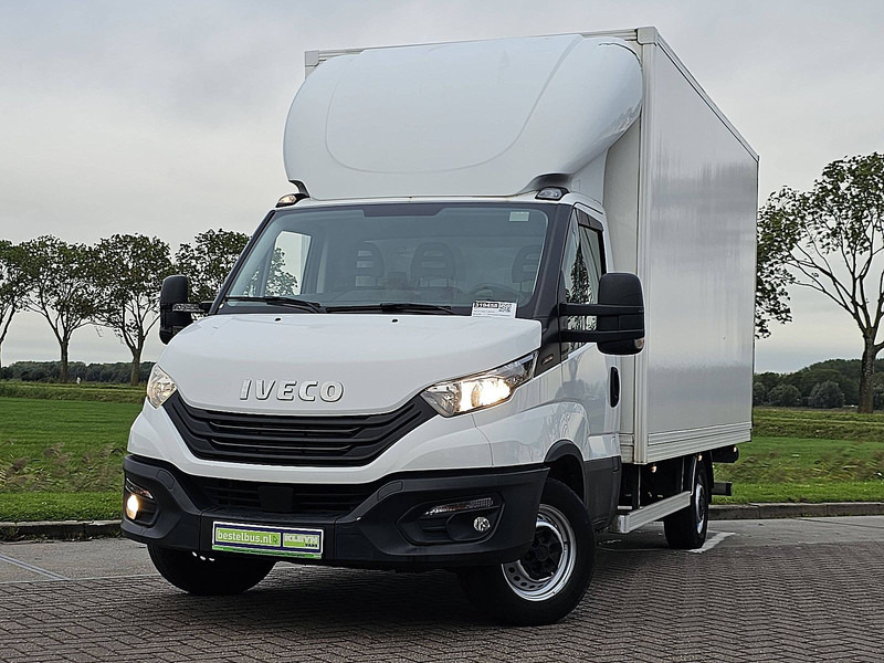 Iveco Daily 35S18 Bakwagen Laadklep! - شاحنة مغلقة الصندوق: صورة 1 Iveco Daily 35S18 Bakwagen Laadklep! - شاحنة مغلقة الصندوق: صورة 1