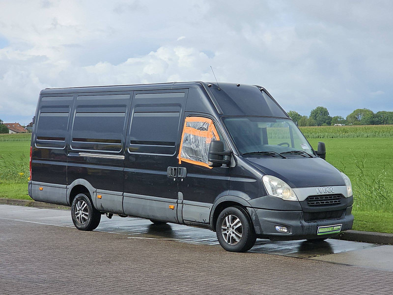 Iveco Daily 35S21 3.0ltr Maxi 200Pk AC - فان: صورة 5 Iveco Daily 35S21 3.0ltr Maxi 200Pk AC - فان: صورة 5