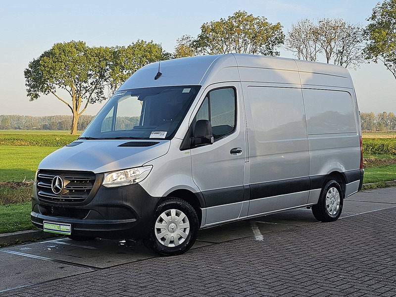 Mercedes-Benz Sprinter 315 L2H2 RWD Mbux Autom! - فان المدمجة: صورة 2 Mercedes-Benz Sprinter 315 L2H2 RWD Mbux Autom! - فان المدمجة: صورة 2
