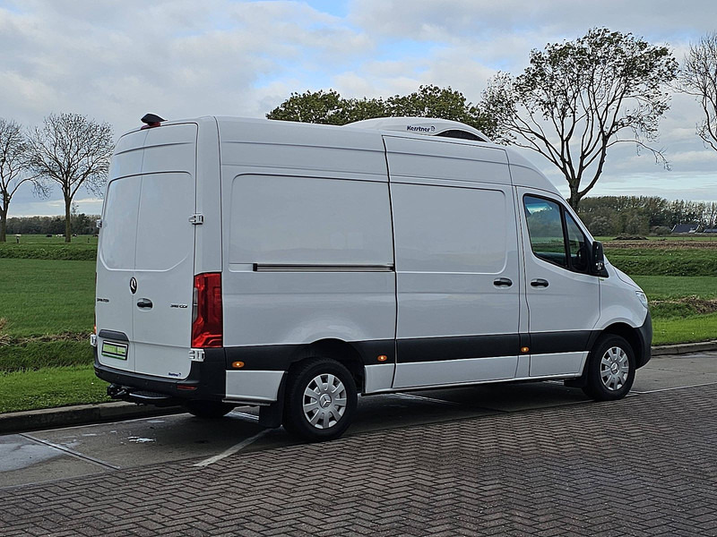 Mercedes-Benz Sprinter 316 L2H2 Koelwagen Mbux - شاحنة مُبرّدة للتوصيل: صورة 3 Mercedes-Benz Sprinter 316 L2H2 Koelwagen Mbux - شاحنة مُبرّدة للتوصيل: صورة 3