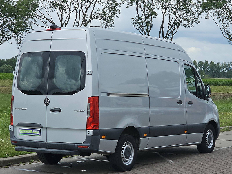 Mercedes-Benz Sprinter 316 L2H2 RWD Mbux Autom! - فان: صورة 3 Mercedes-Benz Sprinter 316 L2H2 RWD Mbux Autom! - فان: صورة 3