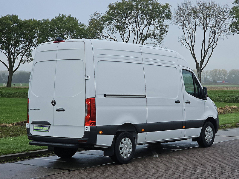 Mercedes-Benz eSprinter  320 L2H2 81kWh Nieuw - فان, فان كهربائية: صورة 3 Mercedes-Benz eSprinter  320 L2H2 81kWh Nieuw - فان, فان كهربائية: صورة 3
