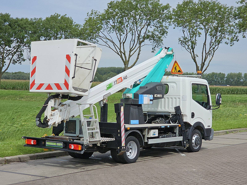 Nissan NT 400 17Mtr-Hoogwerker! - شاحنة التوصيل: صورة 3 Nissan NT 400 17Mtr-Hoogwerker! - شاحنة التوصيل: صورة 3