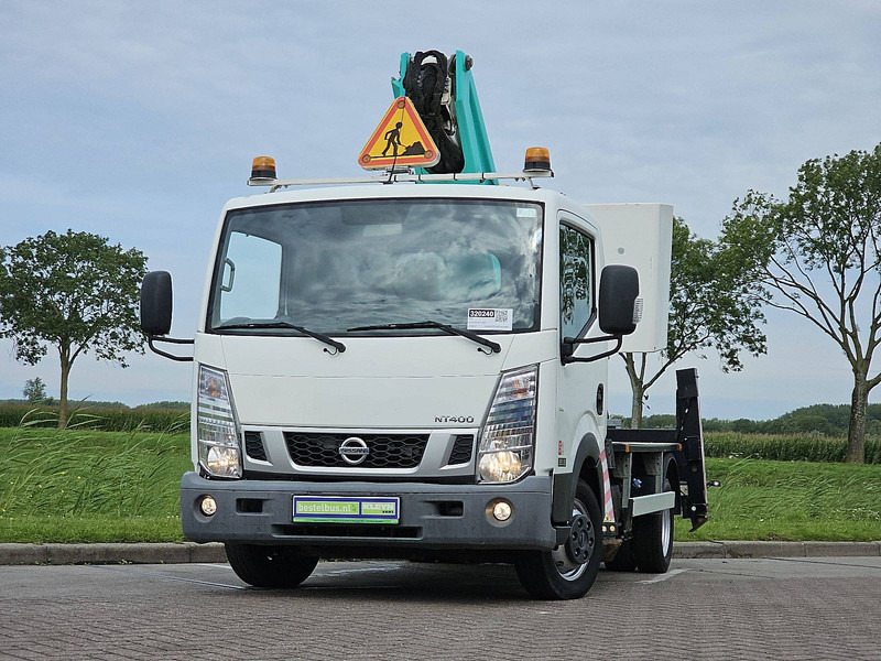 Nissan NT 400 17Mtr-Hoogwerker! - شاحنة التوصيل: صورة 1 Nissan NT 400 17Mtr-Hoogwerker! - شاحنة التوصيل: صورة 1