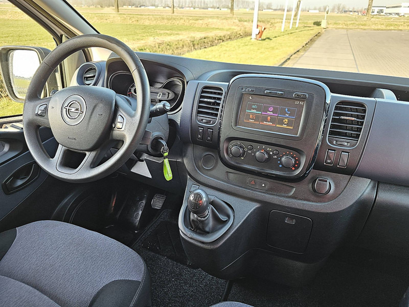 Interior photo 1: Opel Vivaro 1.6 KOMBI 8+ 1, Incl BPM Opel Vivaro 1.6 KOMBI 8+ 1, Incl BPM Interior photo 1: Opel Vivaro 1.6 KOMBI 8+ 1, Incl BPM Opel Vivaro 1.6 KOMBI 8+ 1, Incl BPM