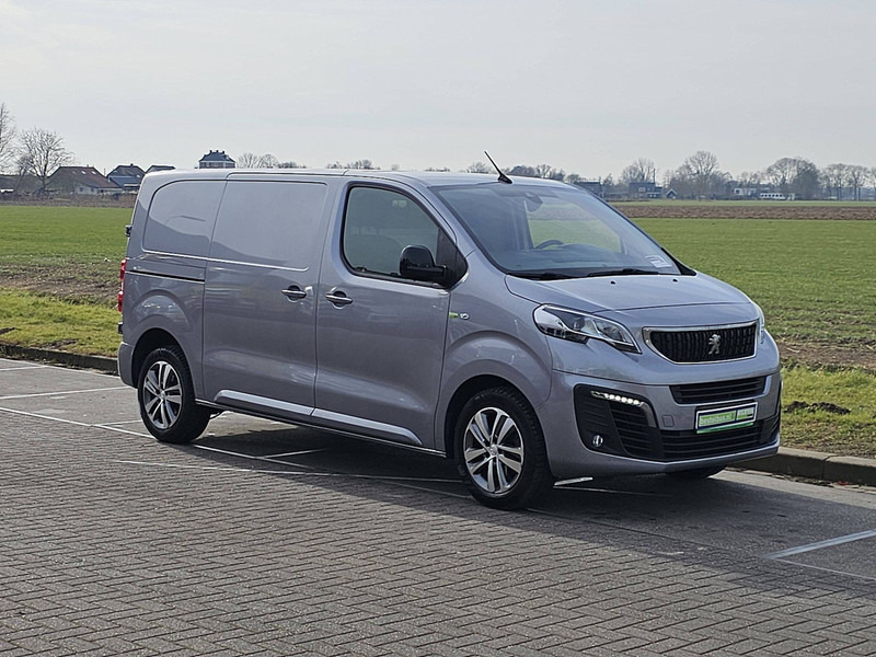 Peugeot Expert 2.0 L2 145Pk Xenon Euro6 - فان المدمجة: صورة 5 Peugeot Expert 2.0 L2 145Pk Xenon Euro6 - فان المدمجة: صورة 5