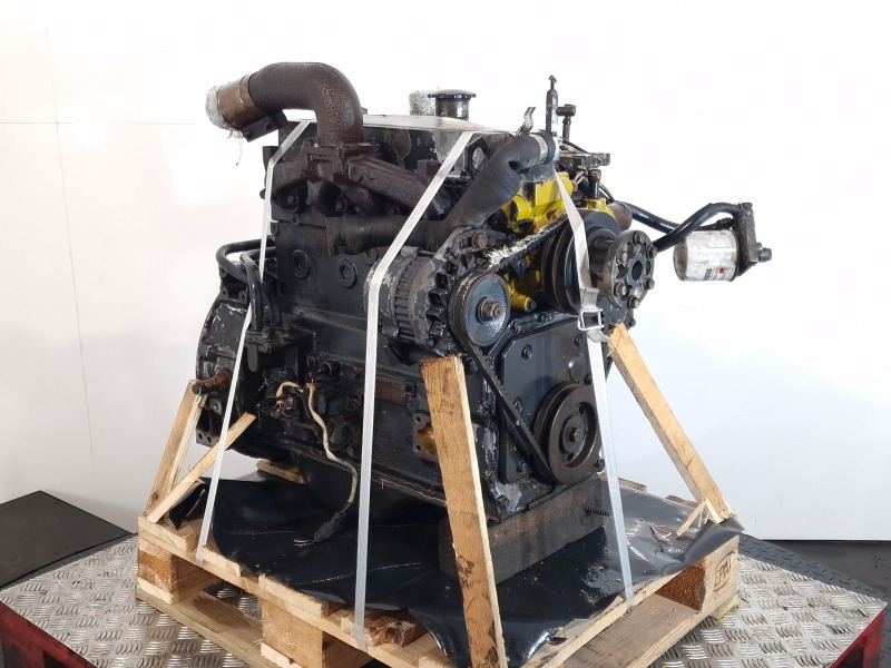 Komatsu 4D95LE-2 Engine (Plant) - محرك - آلات البناء: صورة 4 Komatsu 4D95LE-2 Engine (Plant) - محرك - آلات البناء: صورة 4