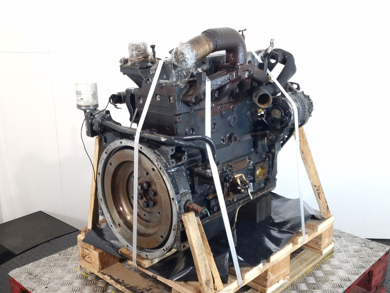 Komatsu 4D95LE-2 Engine (Plant) - محرك - آلات البناء: صورة 1 Komatsu 4D95LE-2 Engine (Plant) - محرك - آلات البناء: صورة 1