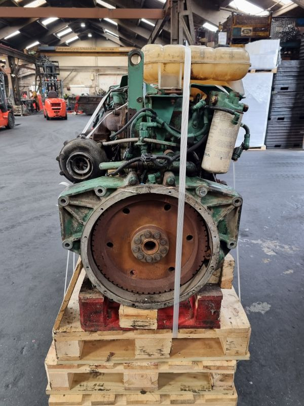 Volvo D6B Engine (Truck) - محرك - شاحنة: صورة 2 Volvo D6B Engine (Truck) - محرك - شاحنة: صورة 2