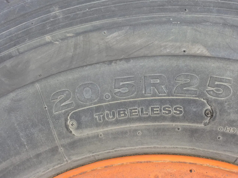 Bridgestone 20.5R25 - إطارات: صورة 3 Bridgestone 20.5R25 - إطارات: صورة 3