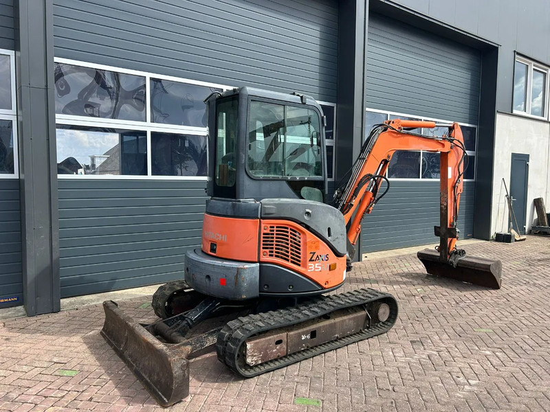 Hitachi ZX35U-2 - حفارة مُصَّغرة: صورة 4 Hitachi ZX35U-2 - حفارة مُصَّغرة: صورة 4