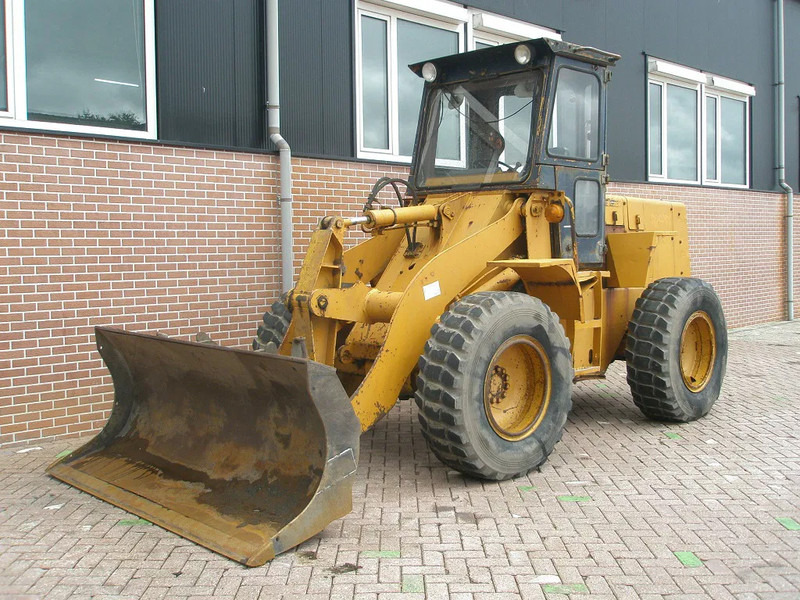 Komatsu W40-2 - اللودر بعجل: صورة 1 Komatsu W40-2 - اللودر بعجل: صورة 1
