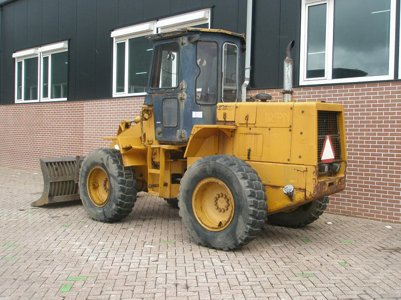 Komatsu W40-2 - اللودر بعجل: صورة 2 Komatsu W40-2 - اللودر بعجل: صورة 2