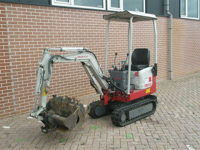 Takeuchi TB108 - حفارة مُصَّغرة: صورة 1 Takeuchi TB108 - حفارة مُصَّغرة: صورة 1