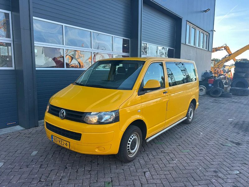 Volkswagen Transporter Kombi - حافلة: صورة 1 Volkswagen Transporter Kombi - حافلة: صورة 1