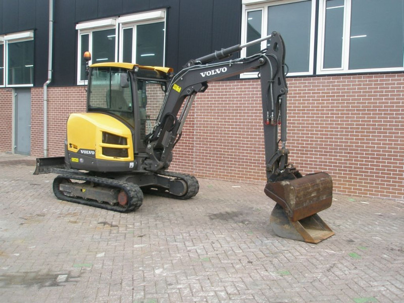 Volvo EC35D - حفارة مُصَّغرة: صورة 4 Volvo EC35D - حفارة مُصَّغرة: صورة 4