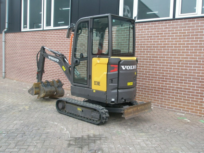 Volvo ECR18E - حفارة مُصَّغرة: صورة 2 Volvo ECR18E - حفارة مُصَّغرة: صورة 2