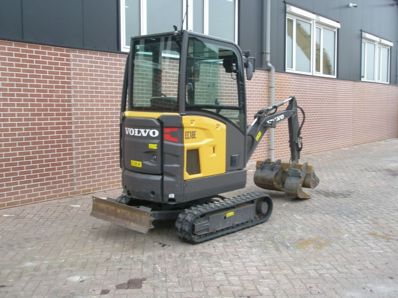 Volvo ECR18E - حفارة مُصَّغرة: صورة 3 Volvo ECR18E - حفارة مُصَّغرة: صورة 3