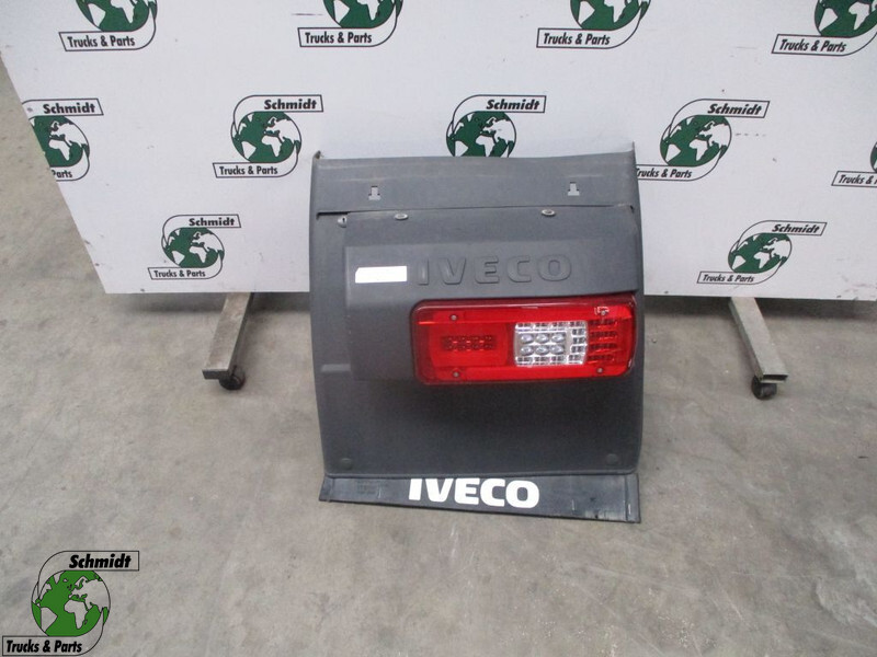 Iveco 5802240296 //41299389/ 41299388 RECHTS LAMP EN SPATBORSMET LED S WAY MODEL 2021 - مصابيح أضواء السيارة الخلفية - شاحنة: صورة 1 Iveco 5802240296 //41299389/ 41299388 RECHTS LAMP EN SPATBORSMET LED S WAY MODEL 2021 - مصابيح أضواء السيارة الخلفية - شاحنة: صورة 1
