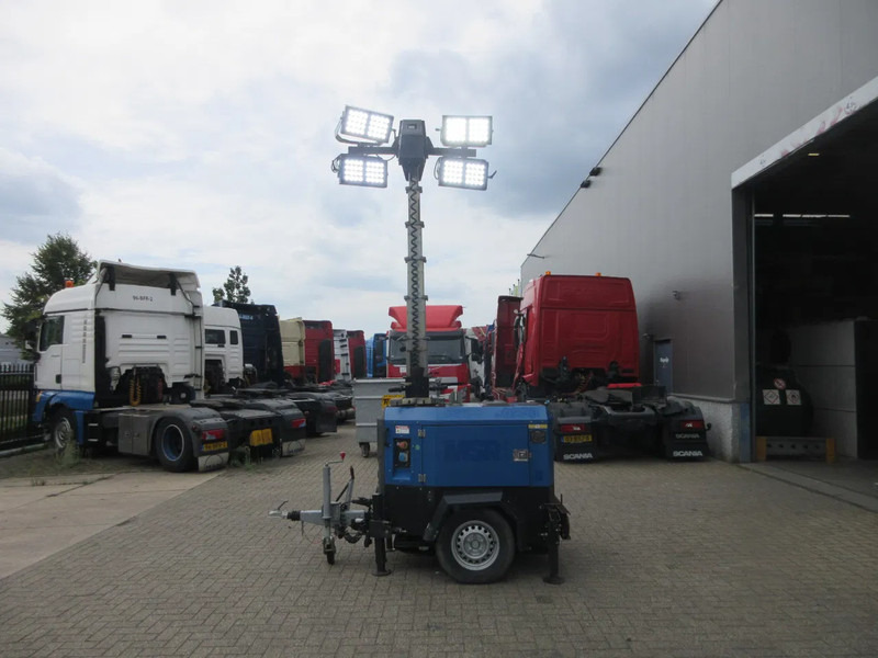 Kubota TRIME X-ECOK2 ENGINE K Z482-E LICHTMAGINE STROOMAGGERAAT 2017 - برج الإنارة: صورة 4 Kubota TRIME X-ECOK2 ENGINE K Z482-E LICHTMAGINE STROOMAGGERAAT 2017 - برج الإنارة: صورة 4