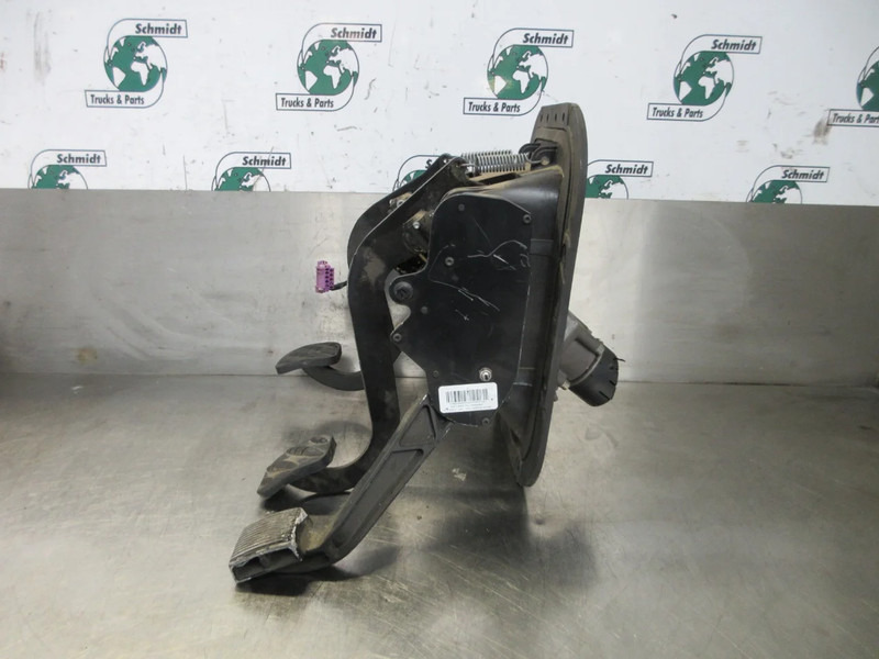 Volvo 21761966// 82545137 PEDAAL SYSTEEM VOLVO FL 210 EURO 6 - الكابينة والداخلية - شاحنة: صورة 2 Volvo 21761966// 82545137 PEDAAL SYSTEEM VOLVO FL 210 EURO 6 - الكابينة والداخلية - شاحنة: صورة 2