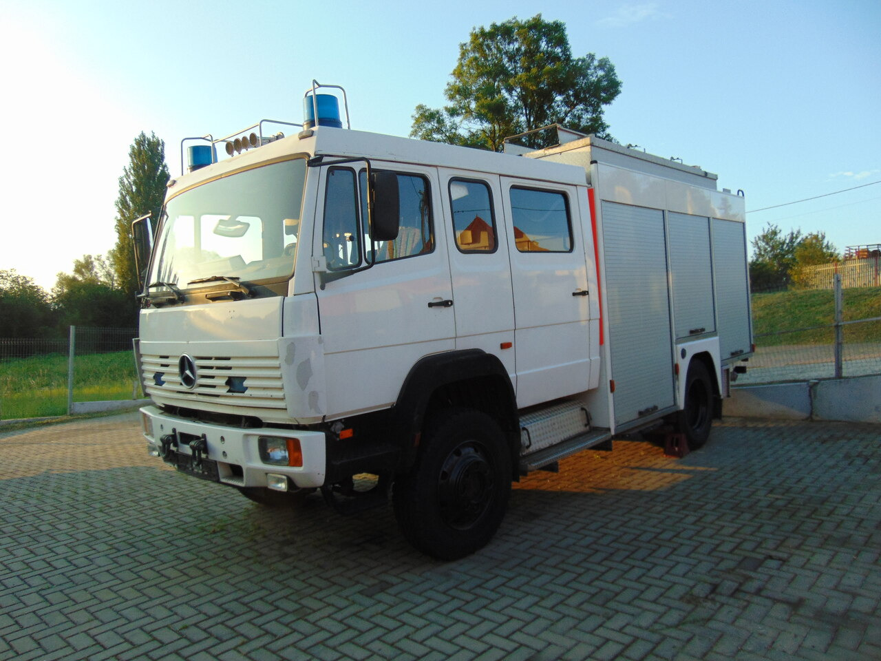MERCEDES-BENZ 1124AF 4x4 MAGIRUS - آلية المنفعة/ مركبة خاصة: صورة 1 MERCEDES-BENZ 1124AF 4x4 MAGIRUS - آلية المنفعة/ مركبة خاصة: صورة 1