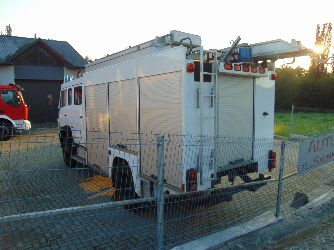 MERCEDES-BENZ 1124AF 4x4 MAGIRUS - آلية المنفعة/ مركبة خاصة: صورة 3 MERCEDES-BENZ 1124AF 4x4 MAGIRUS - آلية المنفعة/ مركبة خاصة: صورة 3