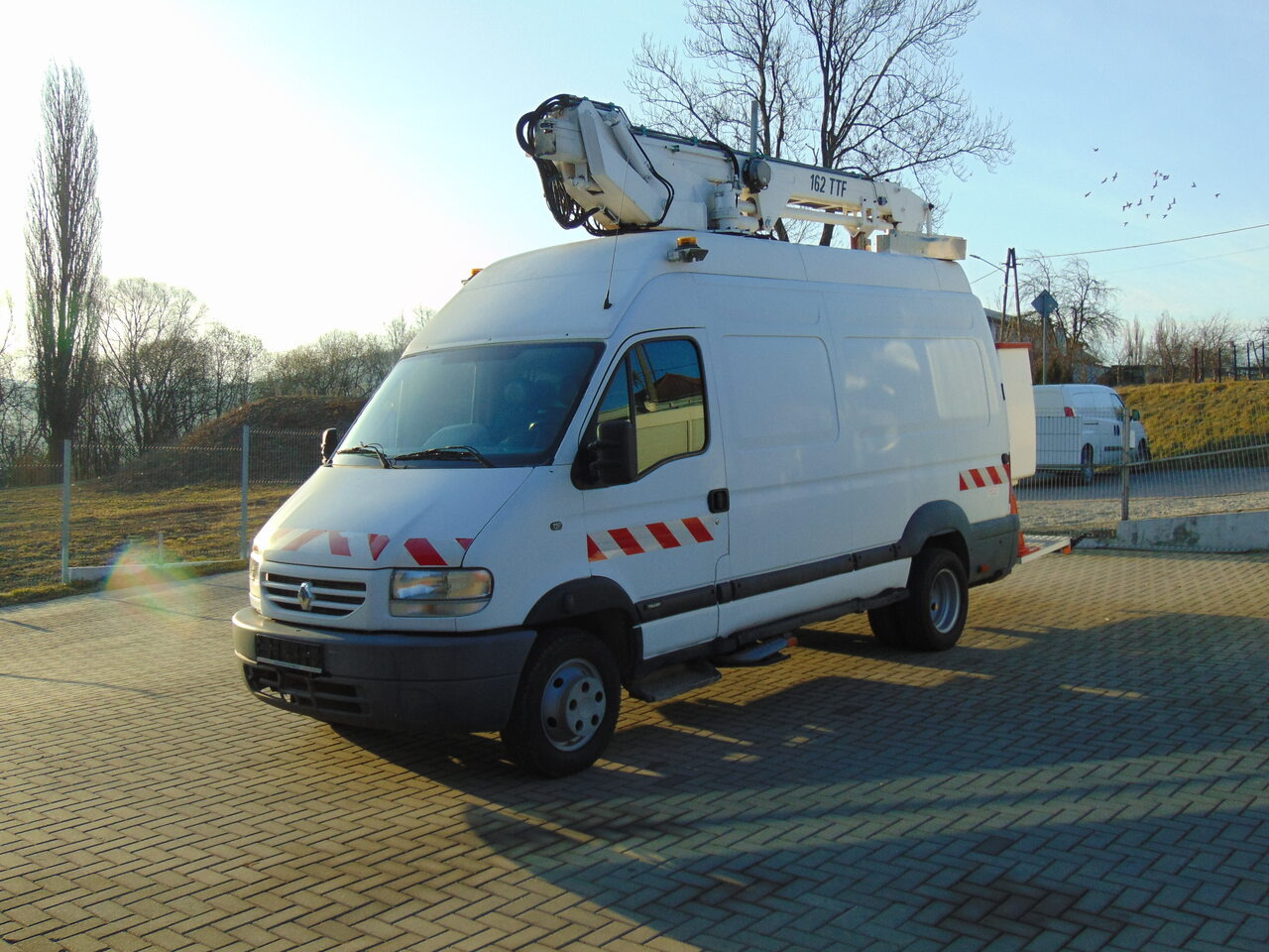 RENAULT Mascott 2,8dCi 110 L2H3 France Elevateur 152TTF 162TTF - معدات الوصول: صورة 1 RENAULT Mascott 2,8dCi 110 L2H3 France Elevateur 152TTF 162TTF - معدات الوصول: صورة 1