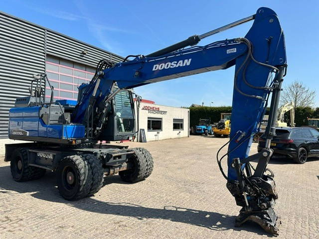 حفارة دولاب Doosan DX170W: صورة 16